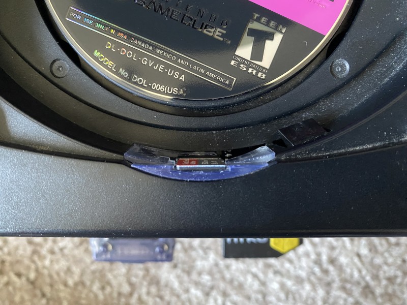 A picture of the top of the unit, showing the replacement SD card adapter